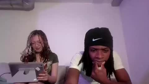 Snapshot of massivemalik chatting on October 19, 1:17 am massivemalik online show from October 19, 1:17 am