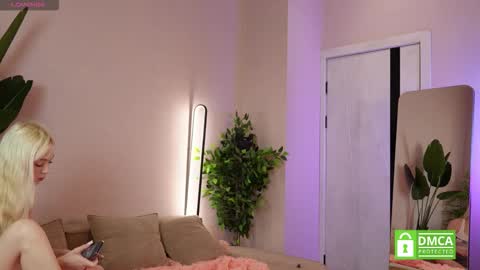 Maya online show from September 20, 4:35 am