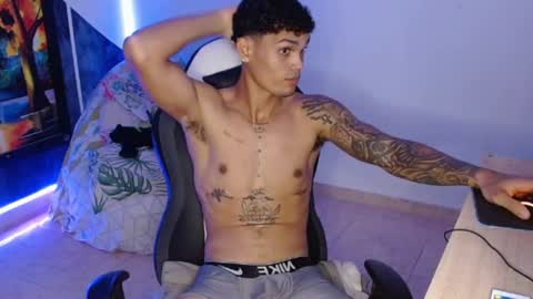 master_black777 online show from November 26, 4:19 pm