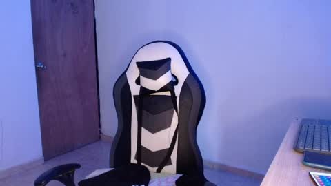 master_black777 online show from April 22, 11:23 am