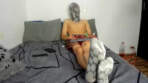 Snapshot of master_ruthless77 chatting on December 15, 8:18 am Master Leo online show from December 15, 8:18 am