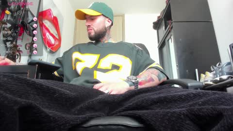 Snapshot of master_steven_01 chatting on January 9, 5:54 pm steven online show from January 9, 5:54 pm