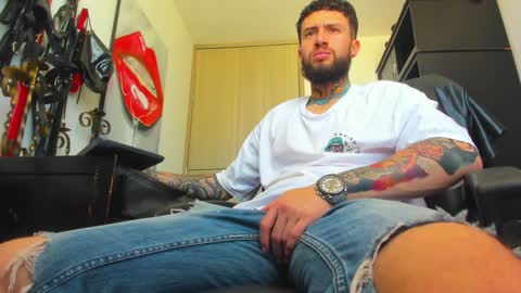 Snapshot of master_steven_01 chatting on January 18, 5:26 pm steven online show from January 18, 5:26 pm