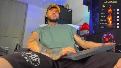 Snapshot of master_steven_01 chatting on February 22, 11:24 pm steven online show from February 22, 11:24 pm