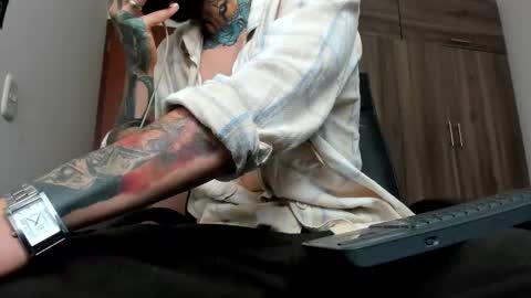 Snapshot of master_steven_01 chatting on November 19, 4:51 pm steven online show from November 19, 4:51 pm