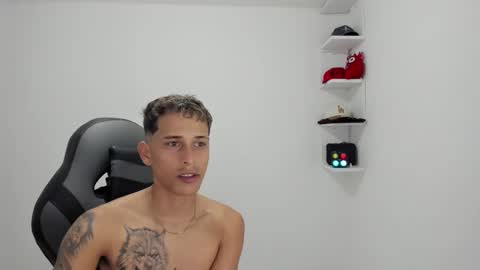 Snapshot of masteralda09 chatting on November 1, 10:56 pm Alpha junior online show from November 1, 10:56 pm