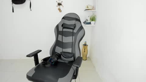 Snapshot of masteralda09 chatting on December 4, 2:26 pm Alpha junior online show from December 4, 2:26 pm