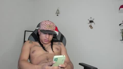 Snapshot of masteralda09 chatting on December 15, 10:47 pm Alpha junior online show from December 15, 10:47 pm