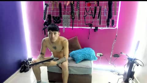 Snapshot of masteraxelandmelany chatting on April 16, 12:39 pm Axel And Melany online show from April 16, 12:39 pm