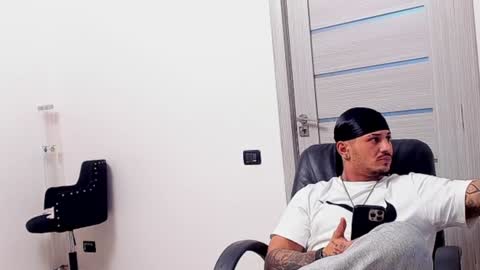 masterchris12 online show from December 4, 8:29 pm