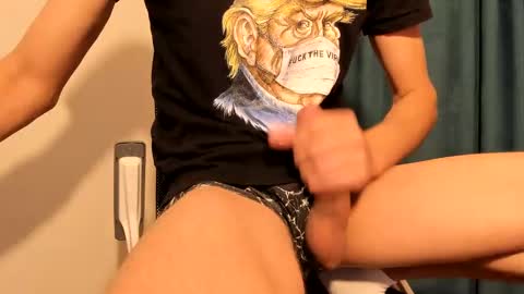 Snapshot of mastermiko chatting on December 22, 10:28 am Silly Rabbit online show from December 22, 10:28 am