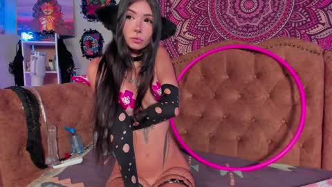   online show from April 8, 4:01 am