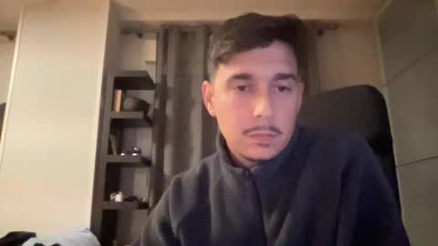 Aaron online show from December 5, 7:21 pm