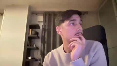 Aaron online show from December 21, 8:27 pm