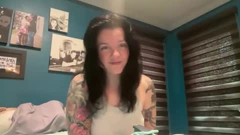 Jer and Kel online show from April 5, 3:20 pm