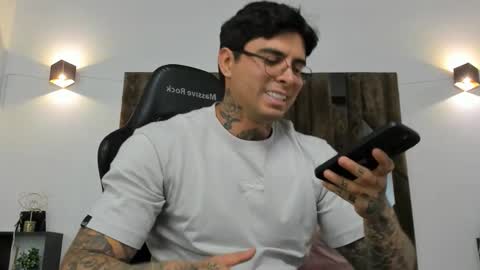 mateo_dilucajs1 online show from October 19, 8:09 pm