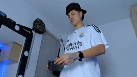 mateo_escobar online show from September 11, 5:29 am