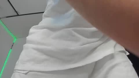 mateo_escobar online show from December 3, 10:52 pm