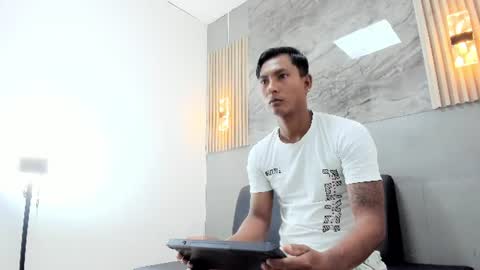 Snapshot of mateo_fisher chatting on July 3, 5:14 am MATHEO online show from July 3, 5:14 am