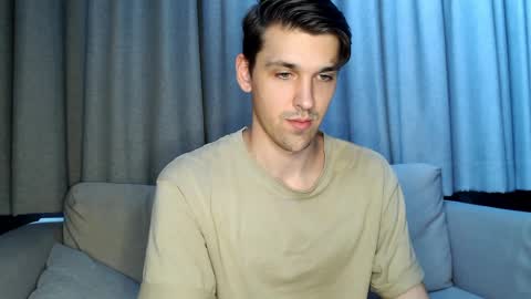 Snapshot of mateo_zeus chatting on December 9, 5:40 am mateo_zeus online show from December 9, 5:40 am