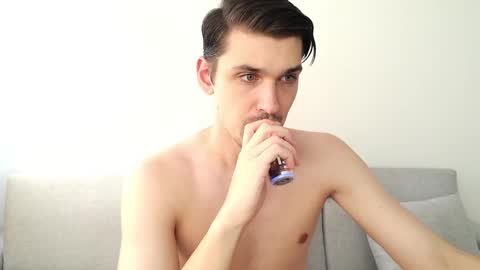 Snapshot of mateo_zeus chatting on December 31, 6:05 am mateo_zeus online show from December 31, 6:05 am