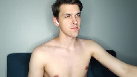 Snapshot of mateo_zeus chatting on January 2, 1:40 pm mateo_zeus online show from January 2, 1:40 pm