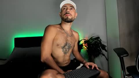 Mateo Baer online show from January 18, 3:32 am