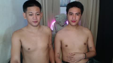 Snapshot of mateocockxx chatting on June 19, 6:34 pm MateoCouple online show from June 19, 6:34 pm