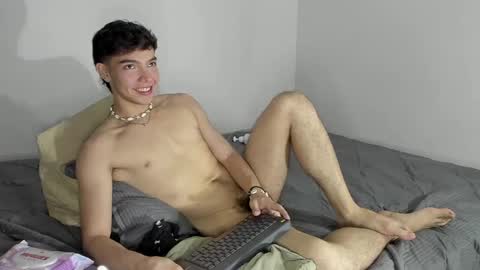 Snapshot of mateosantiago24 chatting on December 17, 8:12 am Mateo Santiago online show from December 17, 8:12 am