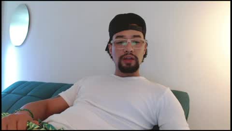 Snapshot of mathew444 chatting on May 29, 7:56 pm STRURIBE ON INSTAGRAM online show from May 29, 7:56 pm