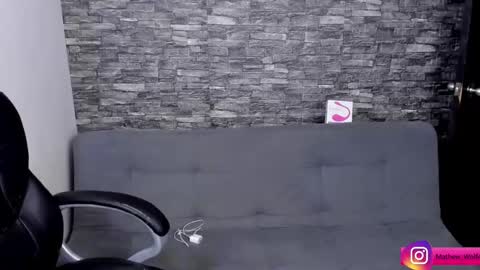 Mathew Independent model online show from September 13, 6:13 am