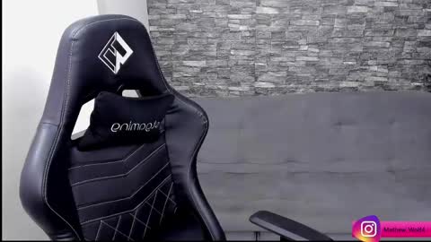 Mathew Independent model online show from April 21, 2:51 am