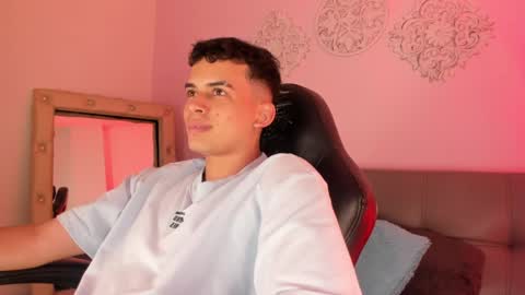 matheww_strong online show from June 3, 9:20 pm