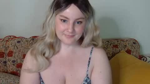 mathilde_solveig online show from January 25, 8:42 pm