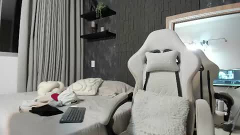 matias_strong1 online show from July 16, 1:33 am