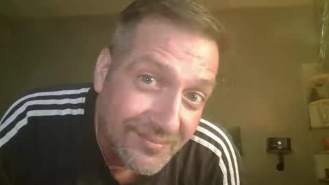 Snapshot of matrike1 chatting on May 11, 4:04 pm matrike1 online show from May 11, 4:04 pm