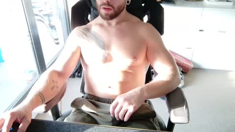 Snapshot of matt89aus chatting on February 19, 7:39 am MRD online show from February 19, 7:39 am