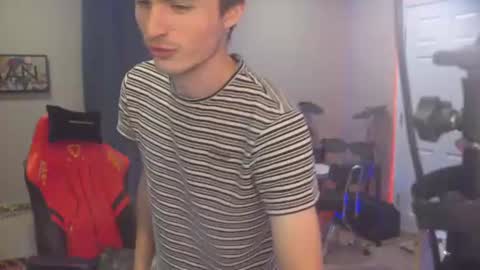 Snapshot of mattcashxxx chatting on June 25, 1:16 am Matt Cash online show from June 25, 1:16 am