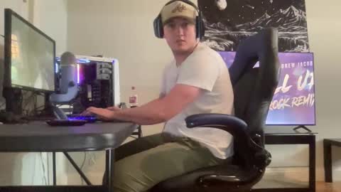 MattDawg13 online show from April 26, 4:10 am