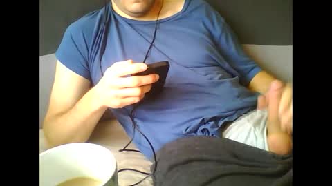 Snapshot of mattek89 chatting on December 4, 8:34 am mattek89 online show from December 4, 8:34 am