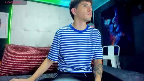 Snapshot of matteo12_ chatting on September 17, 4:25 am ---Matteo--- online show from September 17, 4:25 am