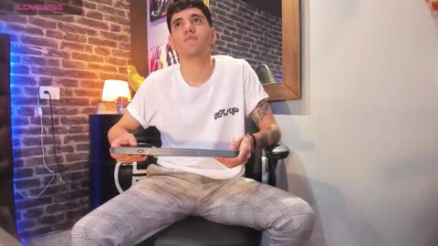 Snapshot of matteo12_ chatting on October 6, 2:42 am ---Matteo--- online show from October 6, 2:42 am