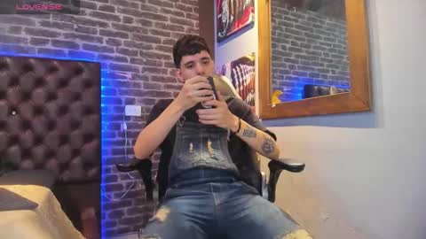 Snapshot of matteo12_ chatting on October 7, 4:20 am ---Matteo--- online show from October 7, 4:20 am