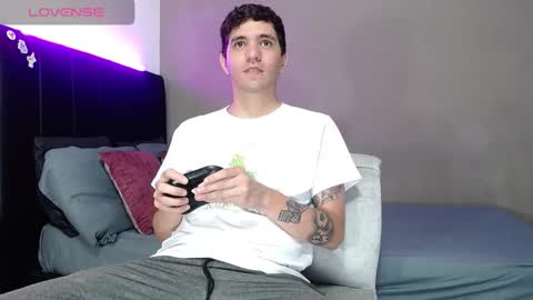 ---Matteo--- online show from February 21, 3:40 am