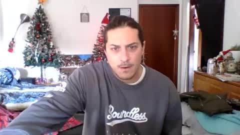 Snapshot of matteushh87 chatting on December 27, 9:28 am matteushh87 online show from December 27, 9:28 am