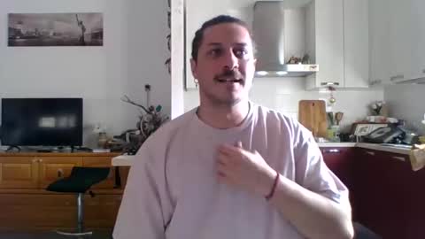 Snapshot of matteushh87 chatting on February 11, 9:53 am matteushh87 online show from February 11, 9:53 am