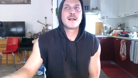 Snapshot of matteushh87 chatting on February 27, 9:54 am matteushh87 online show from February 27, 9:54 am