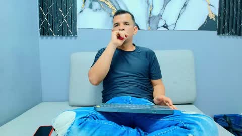 Snapshot of matthew_white2 chatting on May 25, 7:20 pm Matthew online show from May 25, 7:20 pm