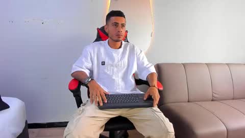 Matthew online show from December 17, 6:14 pm