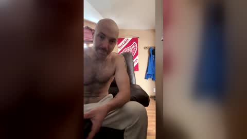 MH online show from March 22, 8:23 pm